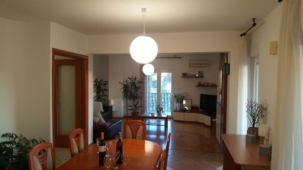 Antonija I Mateo, In The Center Of Apartament